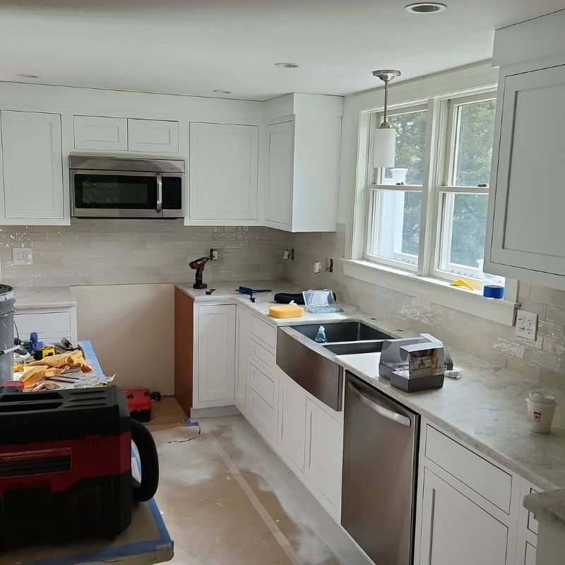 One-on-one custom cabinetry design consultation with a professional cabinet maker