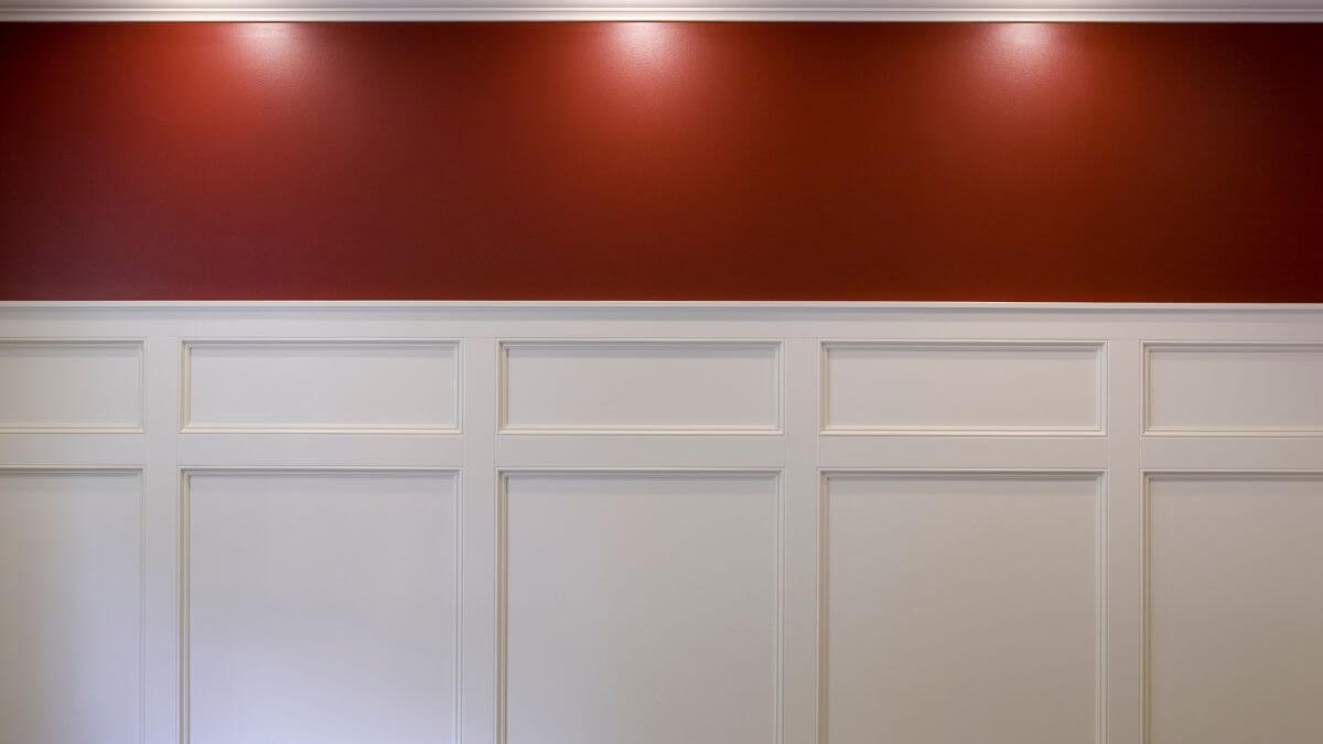 Bespoke wainscoting wall paneling detail
